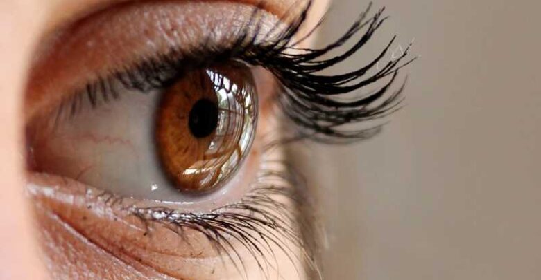 علامة تحذير من مرض.. ماذا يعني ظهور “هلال” في عينك؟