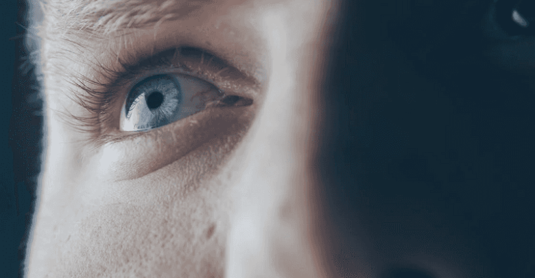 عند الاستيقاظ من النوم.. تخلص من أكثر مشاكل العينين شيوعا