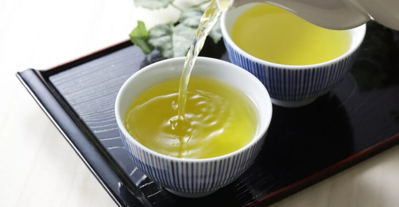ما تأثير شرب الشاي الأخضر على معدة فارغة على صحتك؟