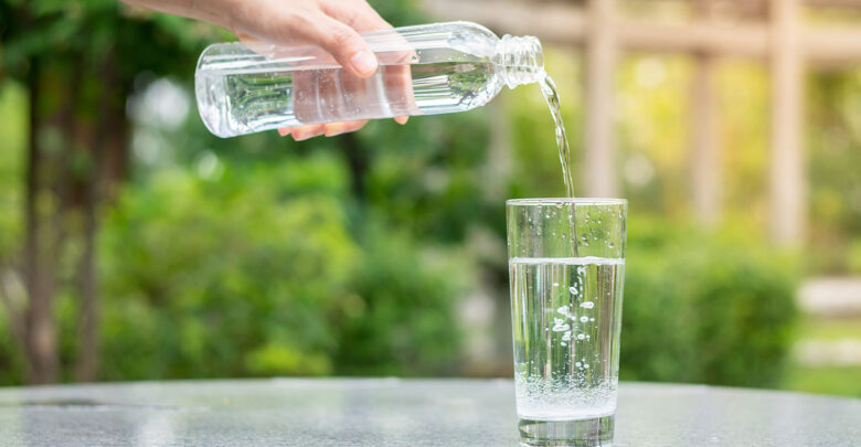 قلة شرب الماء توثر سلباً في سلوك الإنسان