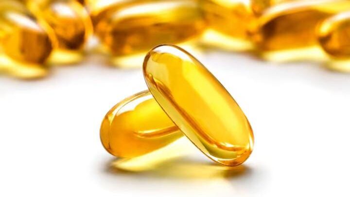 دراسة: مكملات زيت السمك قد تزيد من خطر السكتة الدماغية وأمراض القلب