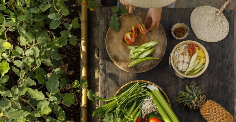 7 عادات يومية لتحسين صحة أمعائك وتعزيز قدرتك العقلية